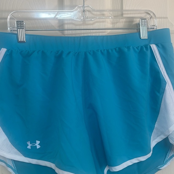 Under Armour loose heatgear shorts. Size Large Great condition! - Picture 4 of 11